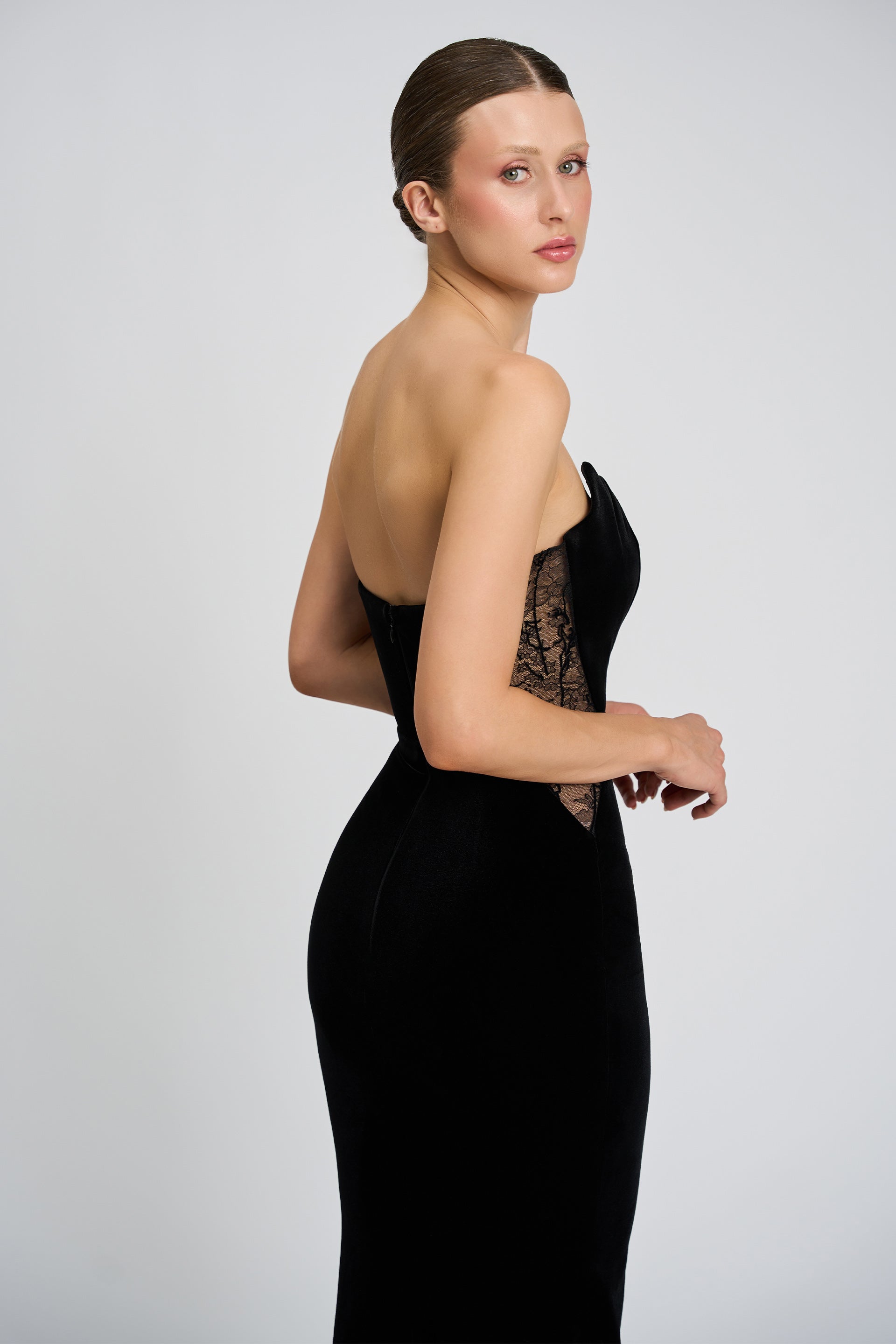 Evening dress made of velvet and lace Romy CA89