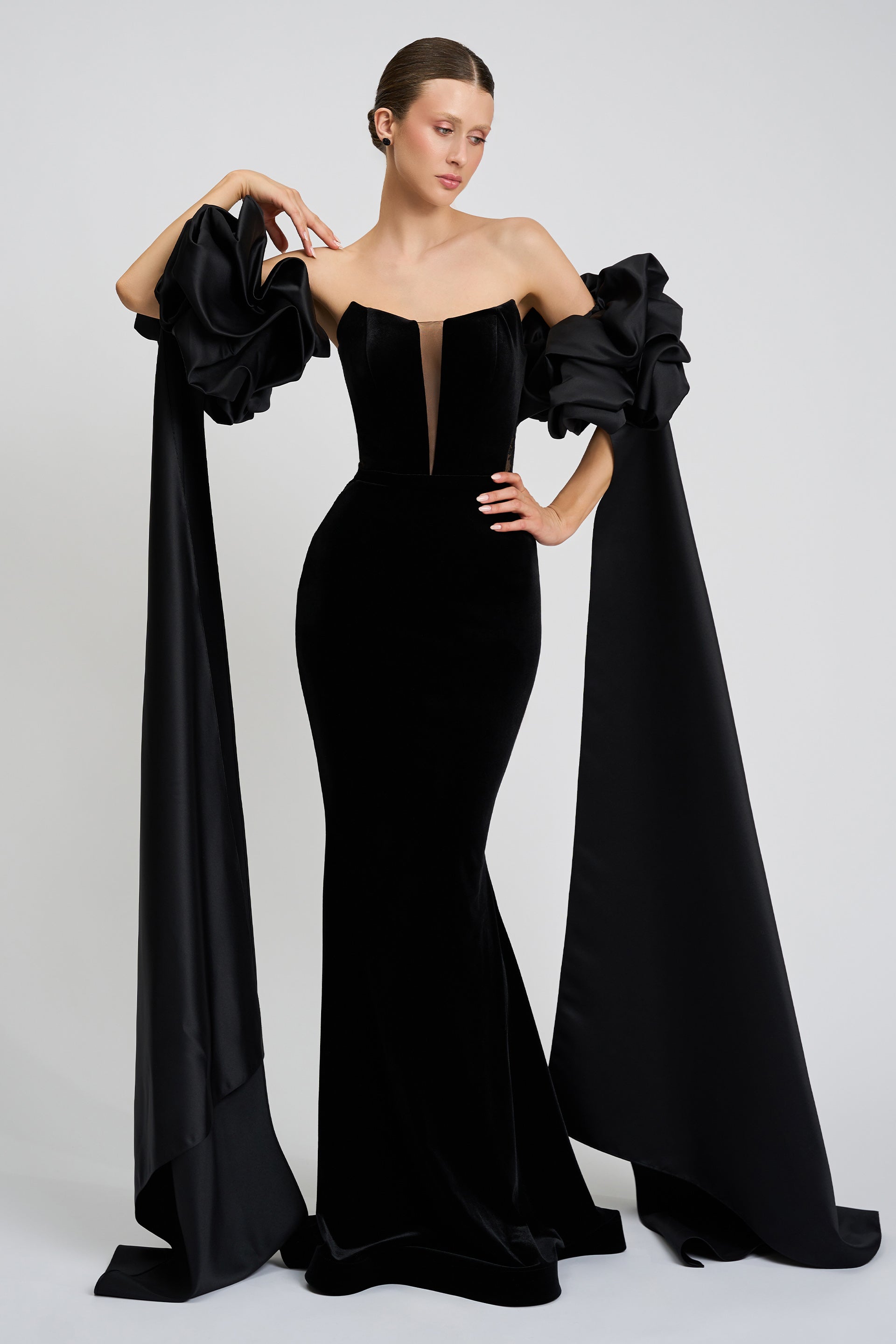 Evening dress made of velvet and lace Romy CA89