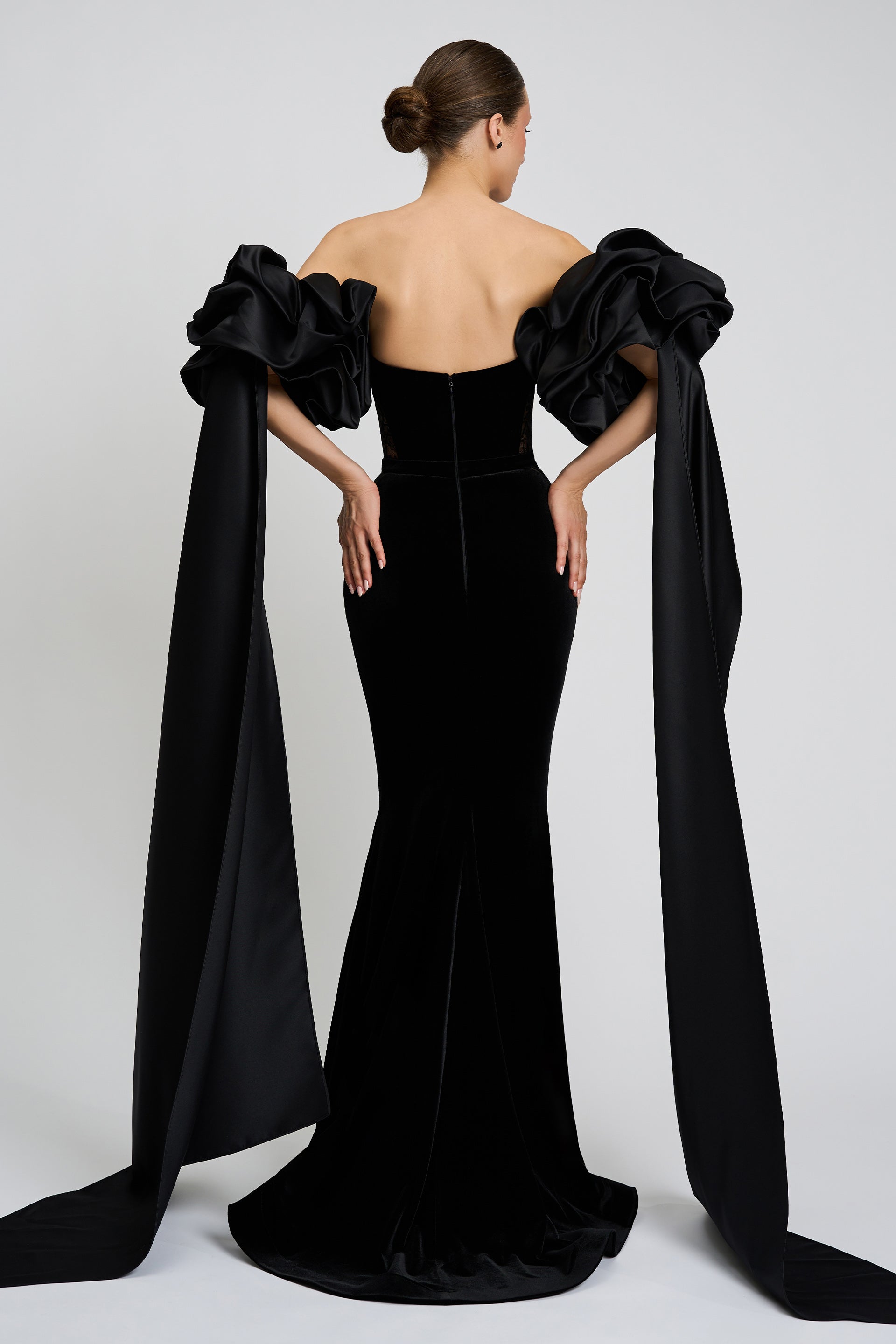 Evening dress made of velvet and lace Romy CA89