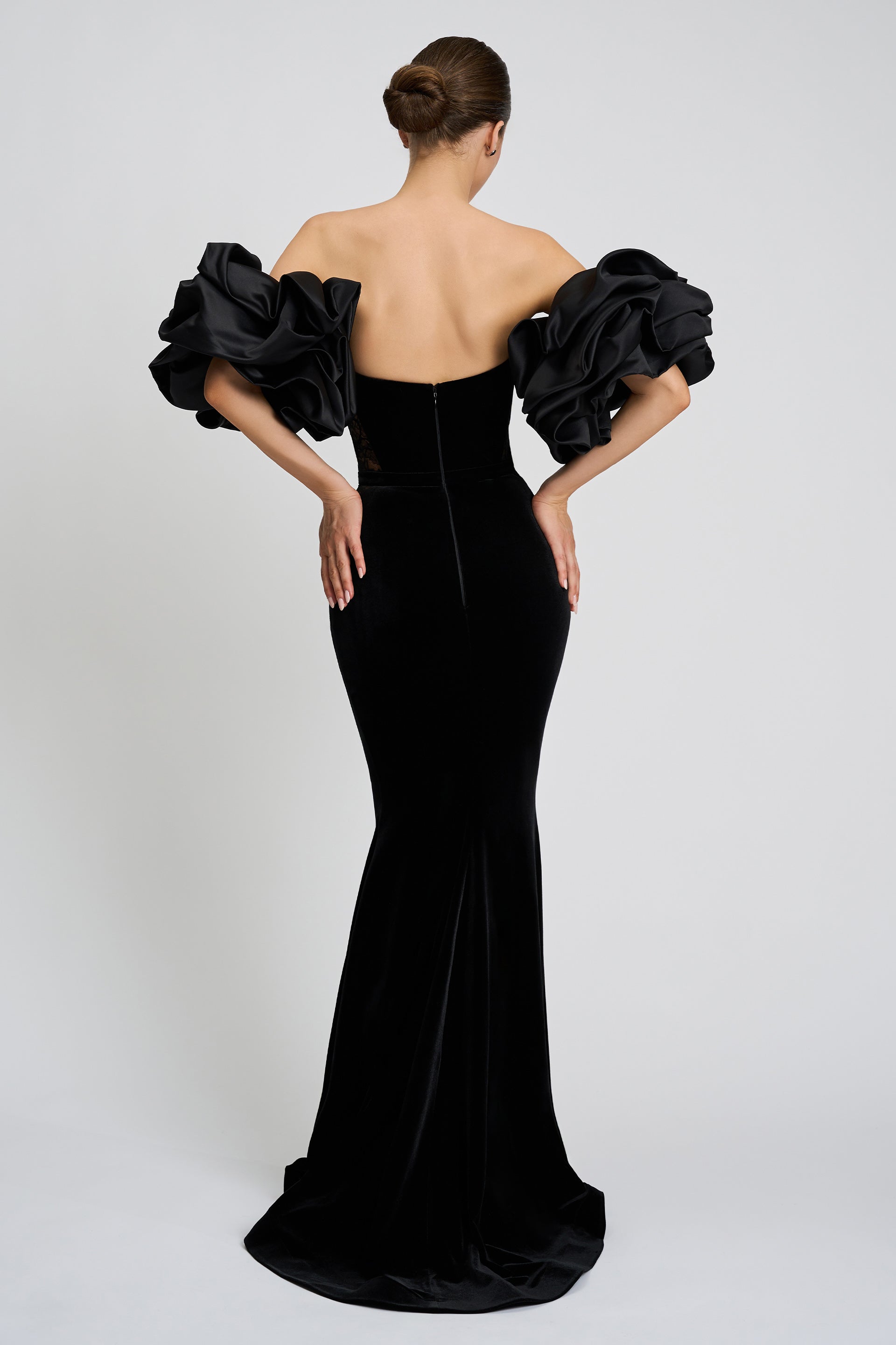 Evening dress made of velvet and lace Romy CA89