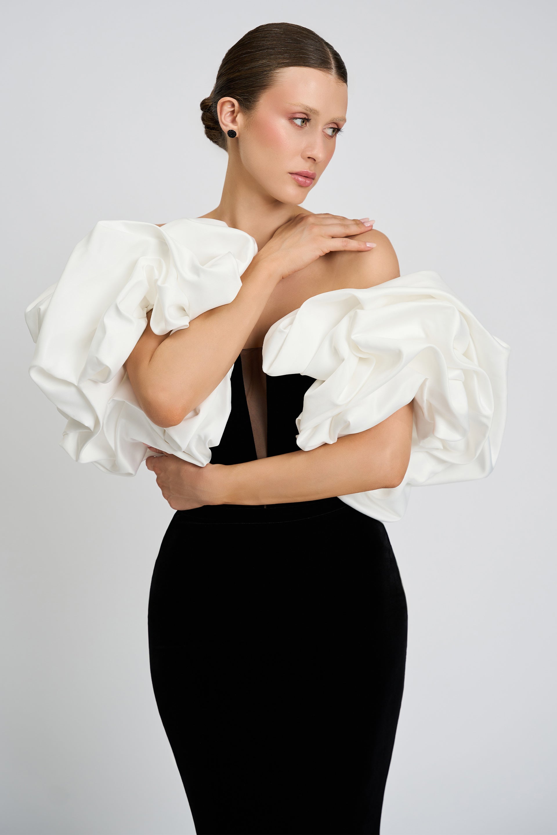 Evening dress made of velvet and lace Romy CA89