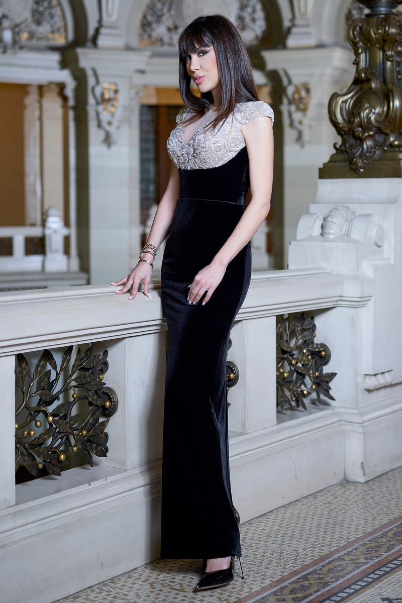 Evening dress made of velvet and embroidery with hand-sewn applications SKA1390