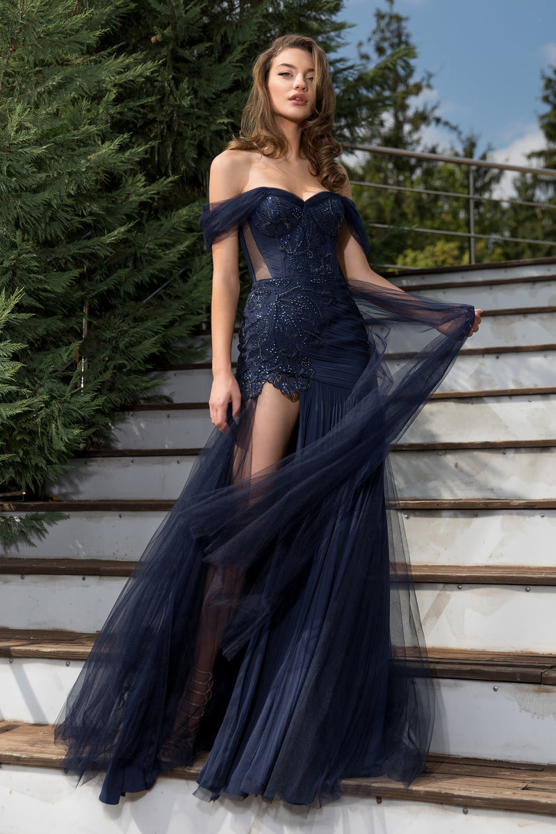 Silk tulle and French lace evening dress with hand-sewn applications SKA852